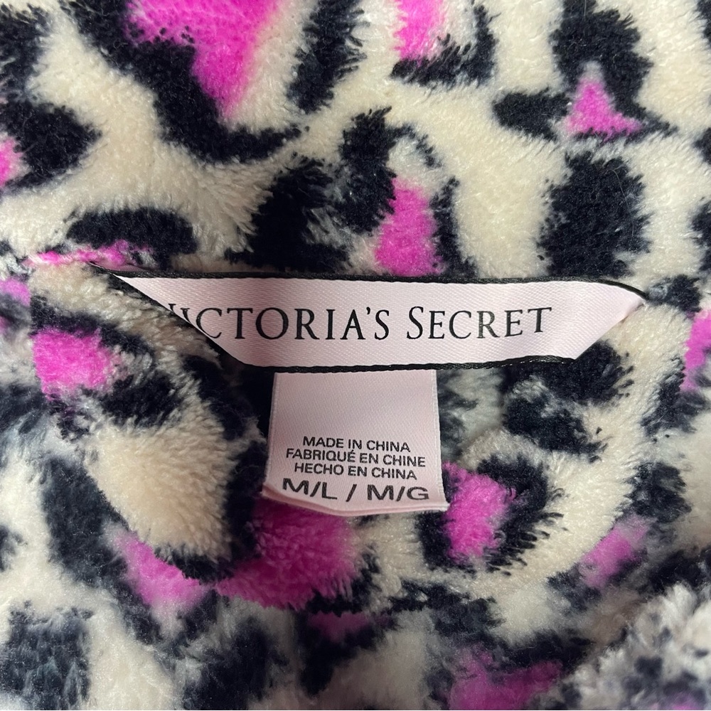 Victorias Secret Robe - Picture 7 of 7